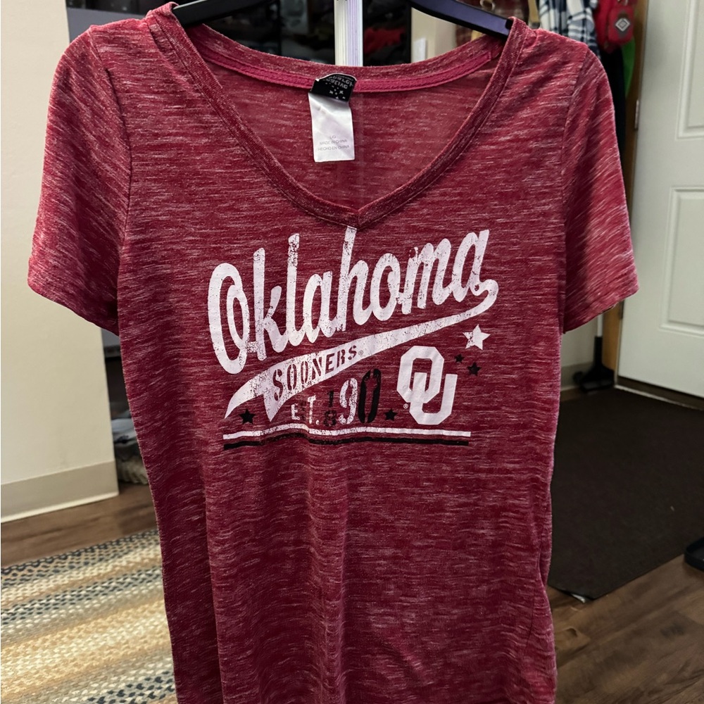 Women's Red Oklahoma Sooners V-Neck Tee